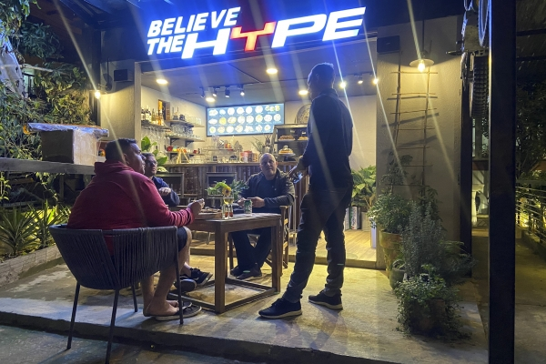 Great atmosphere to have a talk with friends.